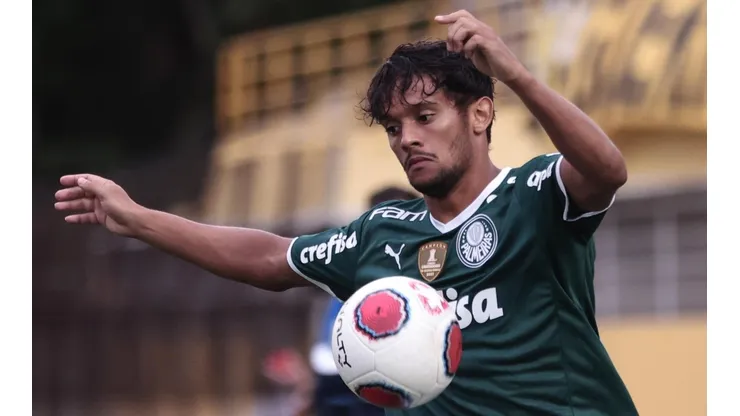 Scarpa falou sobre o sonho de atuar ao lado de Ronaldinho Gaúcho (Foto: Ettore Chiereguini/AGIF)