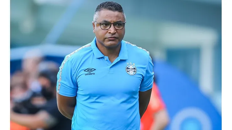 Roger Machado, treinador do Grêmio (Foto: Pedro H. Tesch/AGIF)