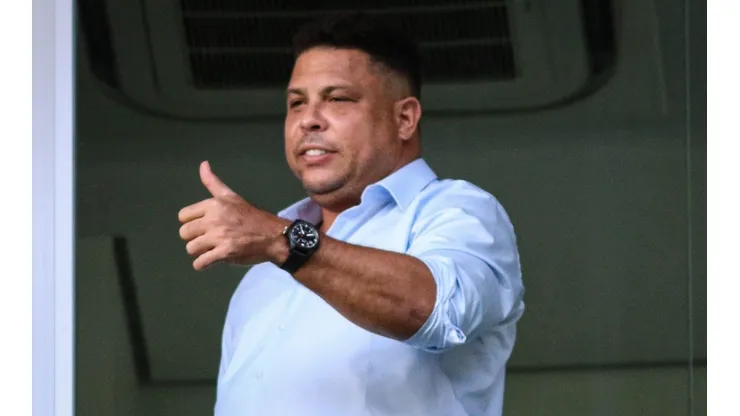 Ronaldo revela que quer marcar resenha com John Textor (Foto: Fernando Moreno/AGIF)