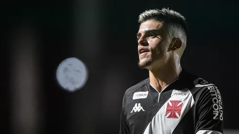 Pec exalta festa da torcida do Vasco em São Januário (Foto: Thiago Ribeiro/AGIF)