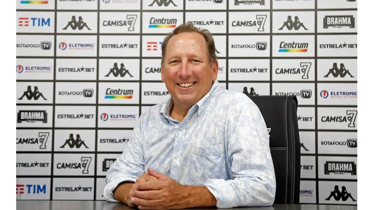 John Textor participou pessoalmente da renovação de Kanu