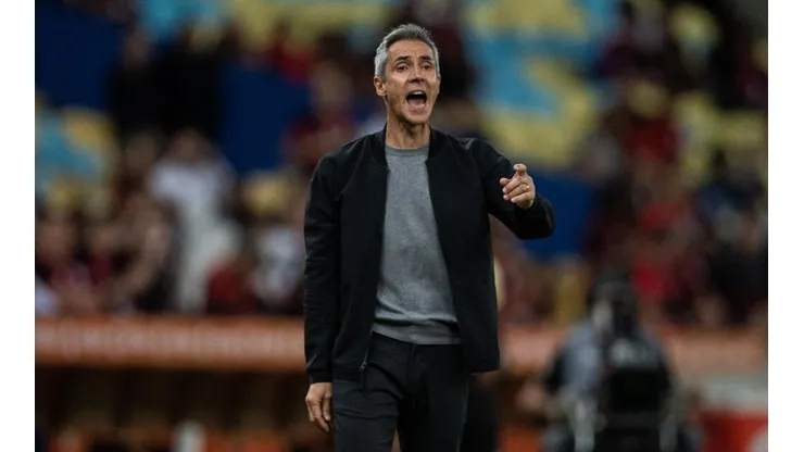 Paulo Sousa explica como funciona o sistema defensivo do Flamengo (Foto: Thiago Ribeiro/AGIF)