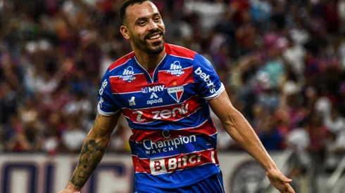 Moisés conta que tem sido criticado por torcedores após fair play (Foto: Kely Pereira/AGIF)