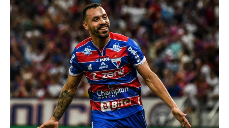Moisés conta que tem sido criticado por torcedores após fair play (Foto: Kely Pereira/AGIF)