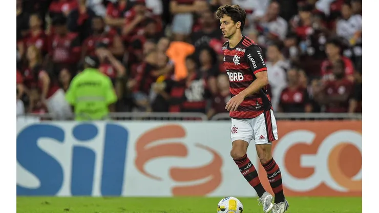 Rodrigo Caio falou sobre a polêmica entre Paulo Sousa e Diego Alves (Foto: Thiago Ribeiro/AGIF)