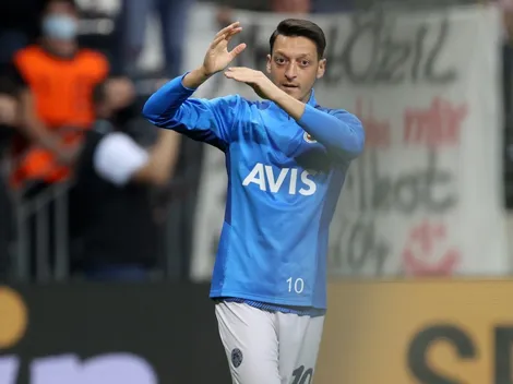 Gigante brasileiro monitora o futebol turco em busca de reforços; alemão Ozil pode ganhar força