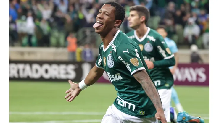 Danilo comemora o gol marcado contra o Emelec, pela Libertadores (Foto: Marcello Zambrana/AGIF)