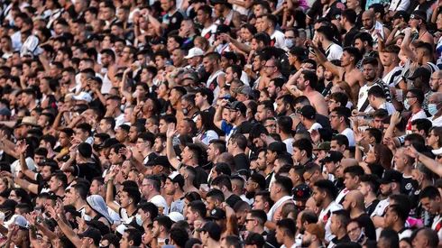 Zé Ricardo elogia ambiente criado pela torcida em São Januário (Foto: Thiago Ribeiro/AGIF)