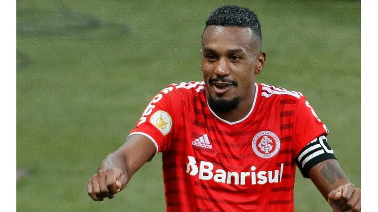 Edenílson, volante do Internacional (Foto: Getty Images)