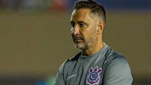 Vítor Pereira, treinador do Corinthians (Foto: Marcos Zanutto/AGIF)
