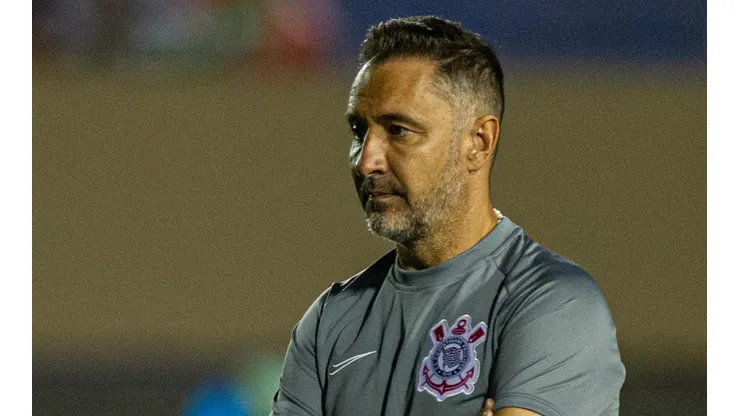 Vítor Pereira, treinador do Corinthians (Foto: Marcos Zanutto/AGIF)