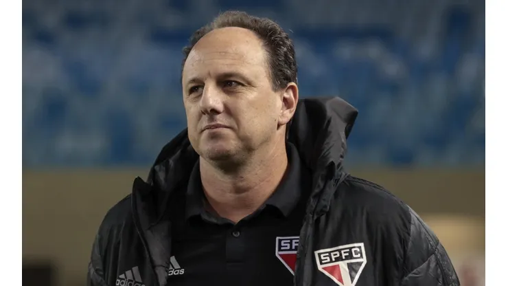 Lateral-direito do São Paulo elogia Rogério e fala sobre renovação (Foto: Marcello Zambrana/AGIF)