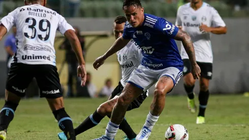 Edu ajudou a colocar o Cruzeiro nas oitavas da Copa do Brasil (Foto: Fernando Moreno/AGIF)