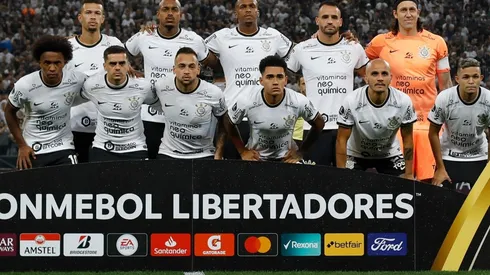 Jogadores do Corinthians antes de partida contra o Boca (Foto: Getty Images)