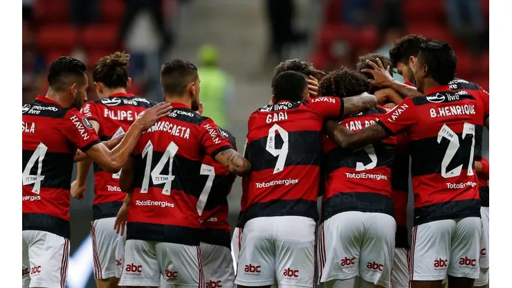Jogadores do Flamengo comemoram gol (Foto: Getty Images)