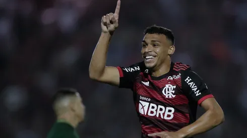 Victor Hugo marca seu primeiro gol pelo profissional no dia em que completa 18 anos (Foto: AGIF/AGIF)