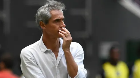 Paulo Sousa terá que resolver problema para escalar o Flamengo por conta do grande número de atletas lesionados (Foto: Mateus Bonomi/AGIF)