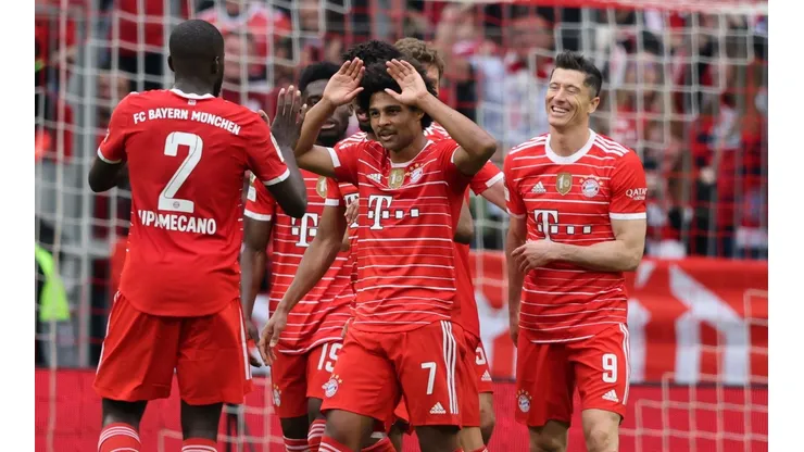 FC Bayern M�nchen v VfB Stuttgart - Bundesliga