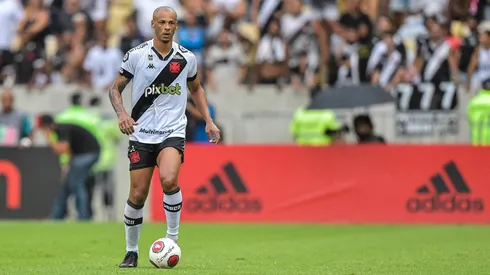 Um dos mais experientes do elenco, Anderson Conceição saiu em defesa de Zé Ricardo (Foto: Thiago Ribeiro/AGIF)