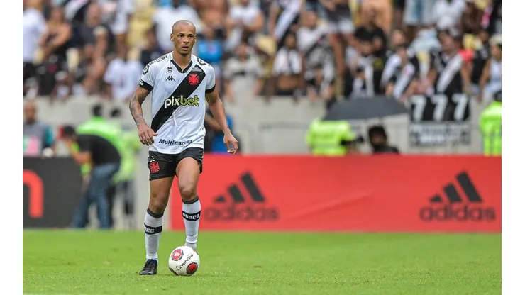 Um dos mais experientes do elenco, Anderson Conceição saiu em defesa de Zé Ricardo (Foto: Thiago Ribeiro/AGIF)
