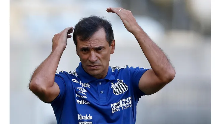 Fabián Bustos, treinador do Santos (Foto: Getty Images)