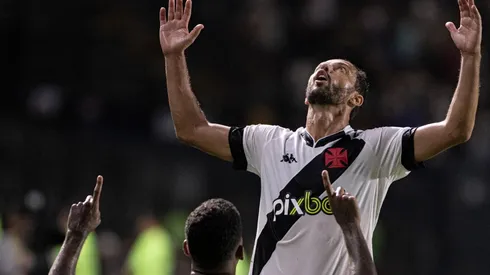 Nenê mostra capacidade de decisão mesmo aos 40 anos (Foto: Jorge Rodrigues/AGIF)