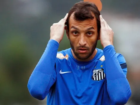 Árbitro relata protesto de Edu Dracena após derrota do Santos