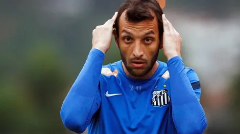 Edu Dracena, diretor-executivo de futebol do Santos (Foto: Ricardo Saibun/AGIF)