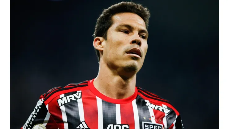 Hernanes, em campo pelo São Paulo (Foto: Getty Images)