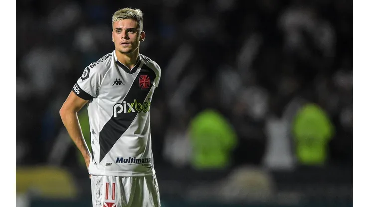 Pec pode chegar a 100 jogos com a camisa do Vasco neste domingo, dia 1 (Foto: Thiago Ribeiro/AGIF)