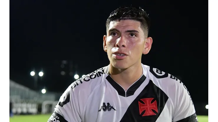 Palacios fez sua estreia oficial com a camisa do Vasco no duelo contra a Ponte Preta (Foto: Thiago Ribeiro/AGIF)