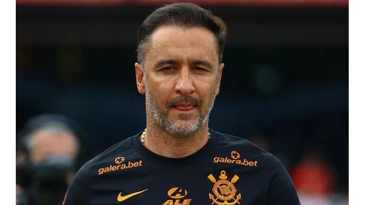 Vítor Pereira não estará à frente do Corinthians nesta noite (Foto: Marcello Zambrana/AGIF)