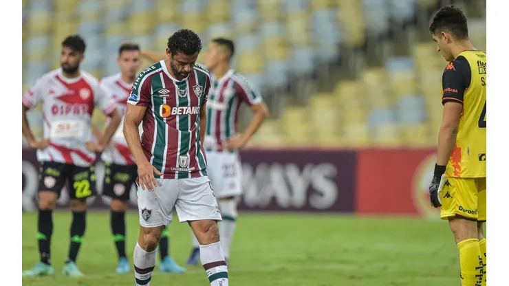 Fred perdeu pênalti aos 52 do segundo tempo (Foto: Thiago Ribeiro/AGIF)