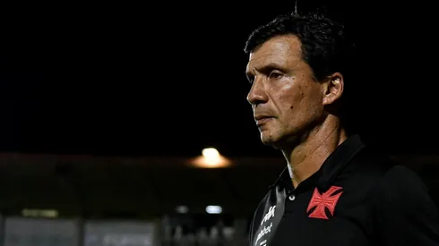 Zé Ricardo precisa encontrar primeira vitória com o Vasco na Série B 2022 (Foto: Thiago Ribeiro/AGIF)