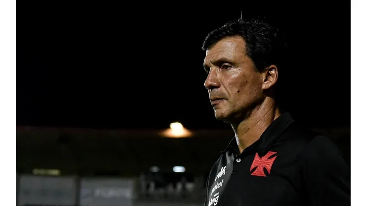 Zé Ricardo precisa encontrar primeira vitória com o Vasco na Série B 2022 (Foto: Thiago Ribeiro/AGIF)