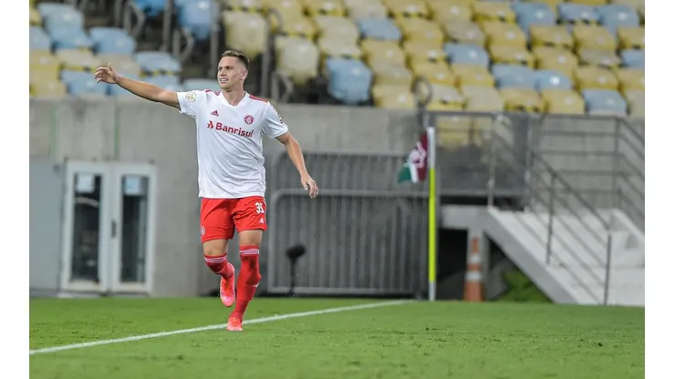 Alemão comemora seu gol que garantiu a vitória contra o Fluminense (Foto: Thiago Ribeiro/AGIF)