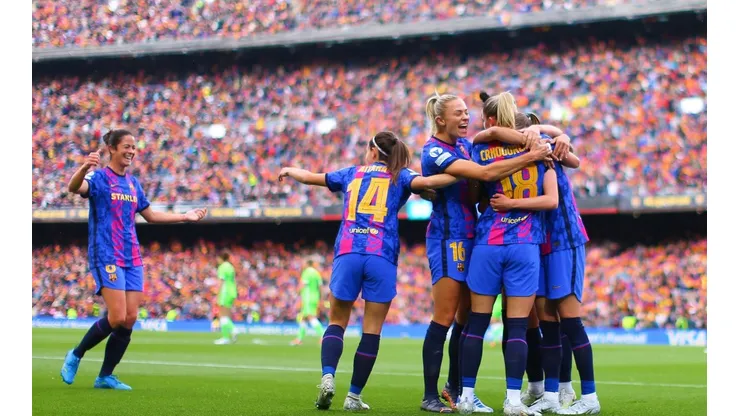 FC Barcelona v VfL Wolfsburg: Semi Final First Leg - UEFA Women