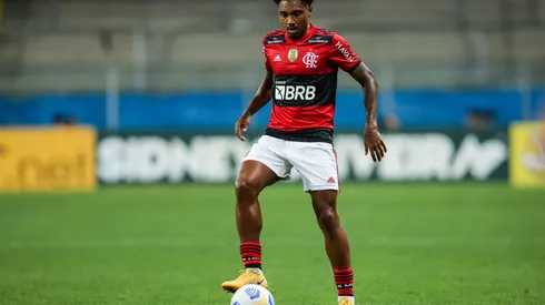 Vitinho deve renovar contrato com o Flamengo