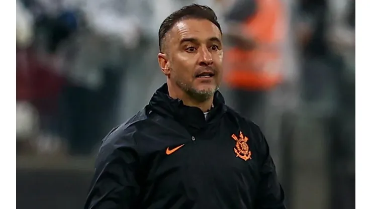 Vítor Pereira, treinador do Corinthians (Foto: Marcello Zambrana/AGIF)