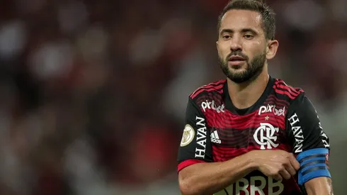 Everton Ribeiro falou sobre evolução tática e técnica do Flamengo (Foto: AGIF/AGIF)