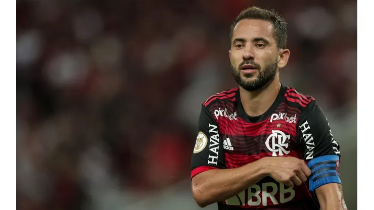 Everton Ribeiro falou sobre evolução tática e técnica do Flamengo (Foto: AGIF/AGIF)
