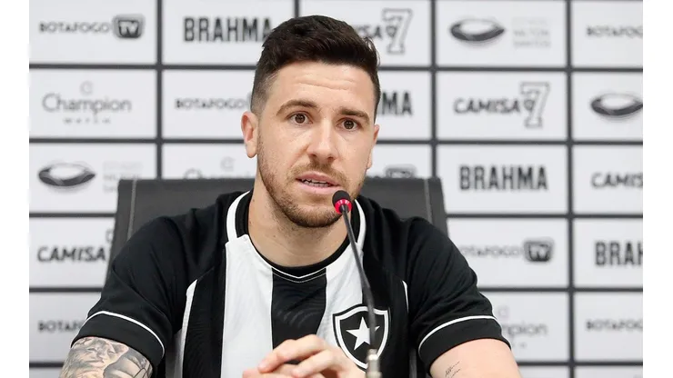 Gustavo Sauer foi relacionado para o duelo contra o Ceilândia, pela Copa do Brasil (Foto: Vitor Silva/Botafogo)