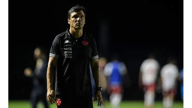 Atacante do Vasco defende Zé Ricardo (Foto: Thiago Ribeiro/AGIF)