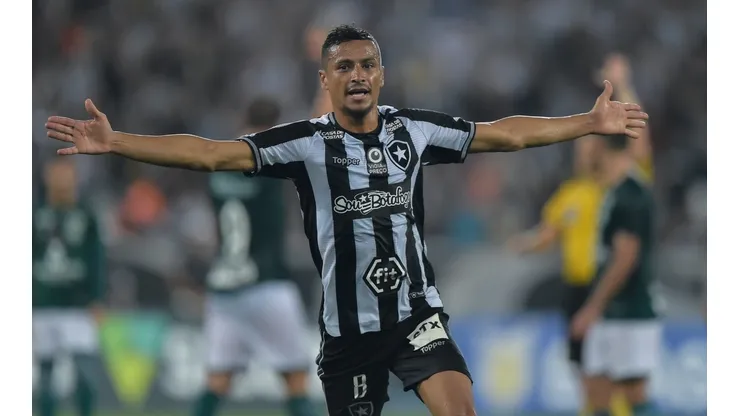 Cícero pode retornar ao futebol aos 37 anos