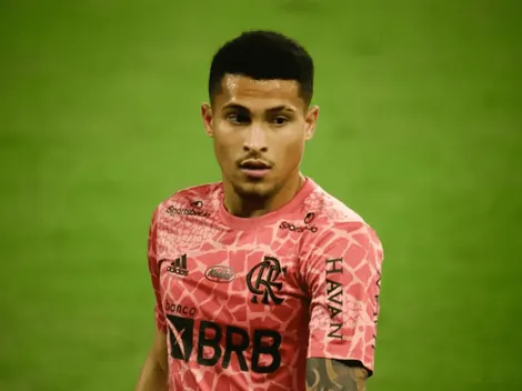 4 clubes do futebol brasileiro procuram o meio-campista João Gomes, destaque do Flamengo