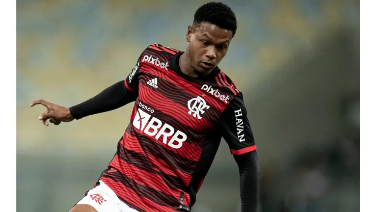 Matheus França, meia-atacante do Flamengo (Foto: Jorge Rodrigues/AGIF)