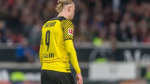 VfB Stuttgart v Borussia Dortmund - Bundesliga