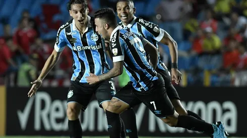 Jogadores do Grêmio comemoram gol (Foto: Getty Images)