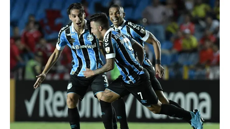 Jogadores do Grêmio comemoram gol (Foto: Getty Images)