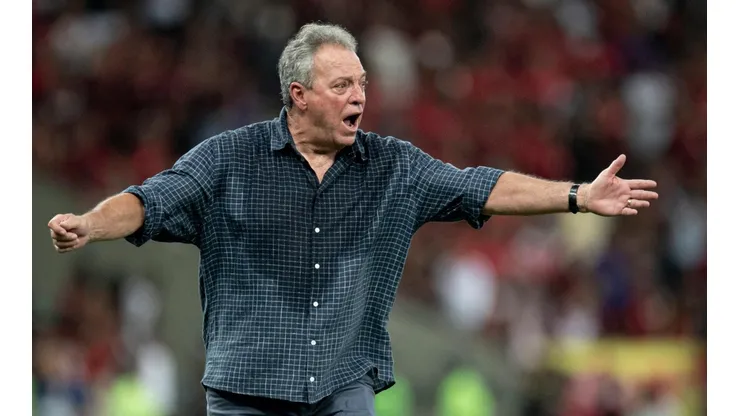 Abel fica pistola com atuação da arbitragem em confronto da Copa Sul-Americana (Foto: Jorge Rodrigues/AGIF)